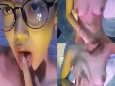 Cewek SMA Berkacamata Toket Jumbo Dientot Sampai Peju Nyemprot Muka