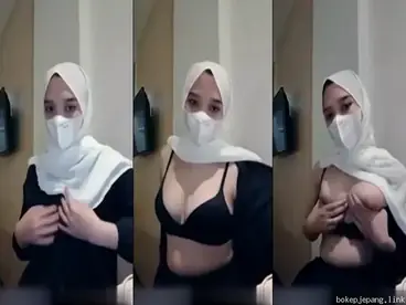 Hijab Camilla Remas Toket Gede, Memek Basah Langsung Ngocok Kontol